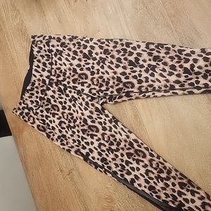 Victoria Secret Sport Cheetah Legfings Size 6
